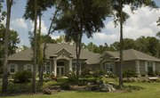 What Is the Difference Between a Mortgage & a Lien?
