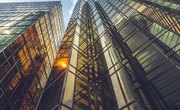 How to Transfer Ownership of Stock in a S Corporation