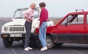 The Difference between a Claims Adjuster & an Underwriter
