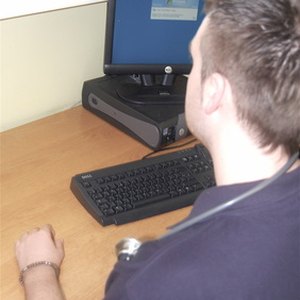 Physicians must maintain current progress notes.