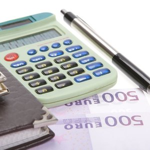 How to Figure a Monthly Budget