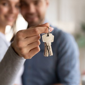 How to Become a Title Closing Agent
