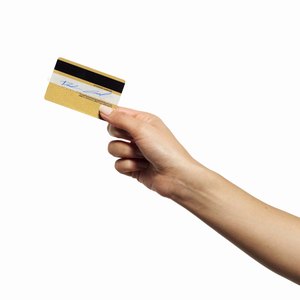 What Happens If I Forget to Sign My Credit Card Receipt at the Grocery Store?
