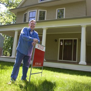 Who Is Responsible for Preparing a Real Estate Deed?