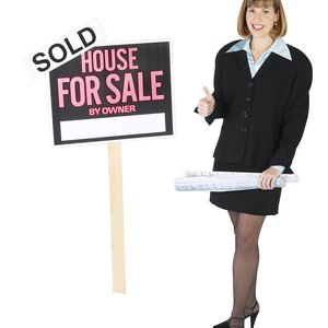 How to Make an Offer on a House That's for Sale by Owner