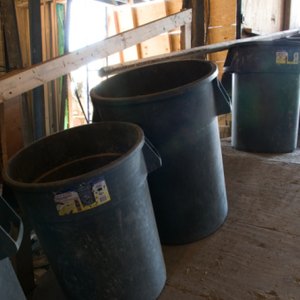 How to Deduct the Garbage Bill From a Rental House
