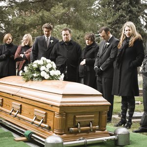 How to Find Out Who the Beneficiary Is on a Deceased Person's Bank Account