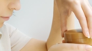 How to Get Start-Up Capital Grants for Cosmetology Schools